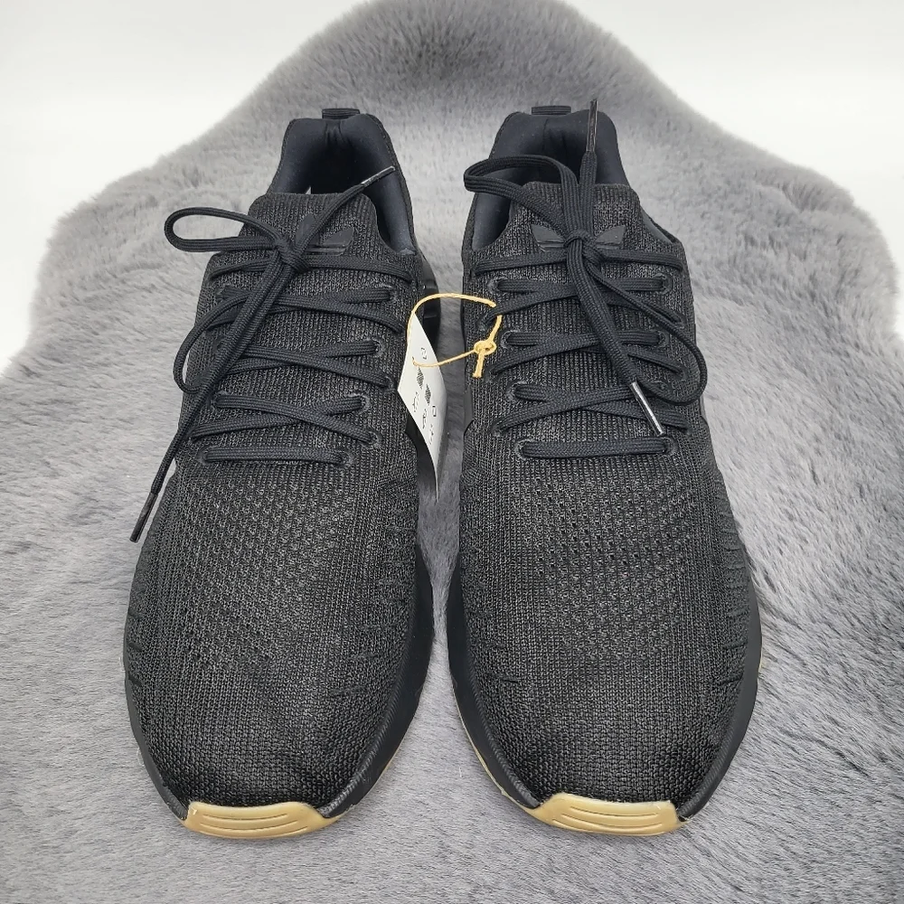 Adidas Swift Run 22 'Black Gum' Men's Running Shoes - Picture 2 of 7
